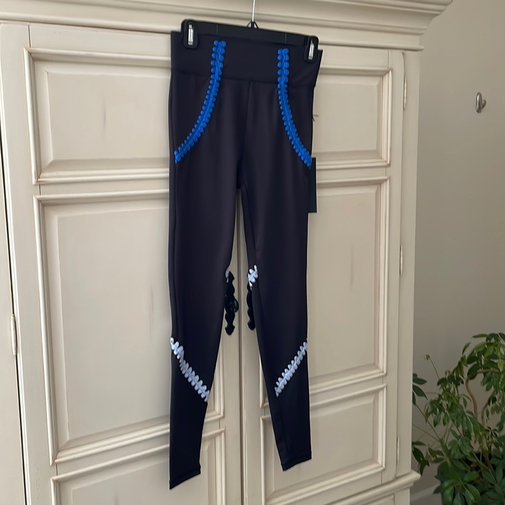 Carbon 38 leggings-NWT-Small